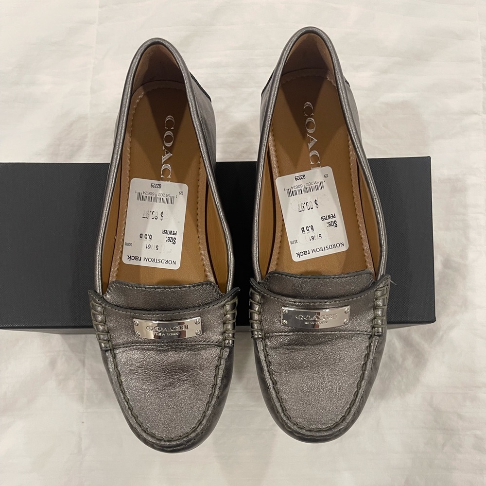Coach Ladies 6.5B Frederica Pewter Metallic Silver Moccasin / Loafer